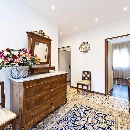 Apartment Ca' Teresa Train Station - Cruise Close